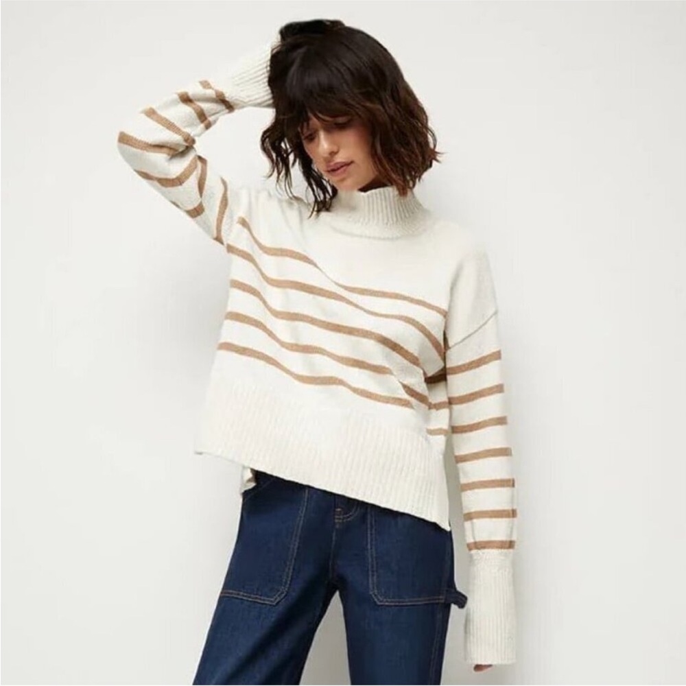 EUC Veronica Beard Lancetti Nautical Striped Turtleneck Sweater in white